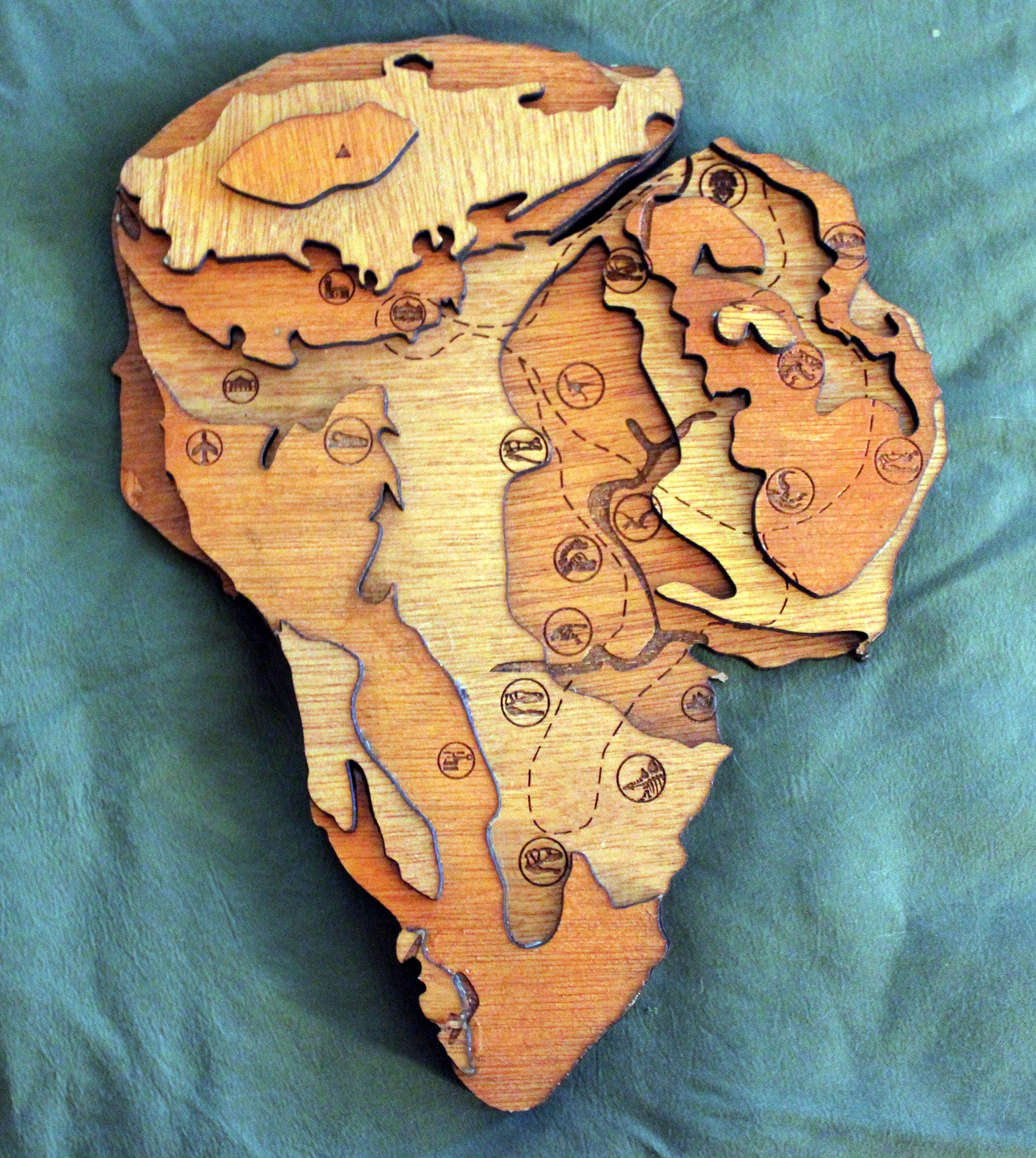 Jurassic Park - Isla Nublar - Wood Relief Carving - Stand