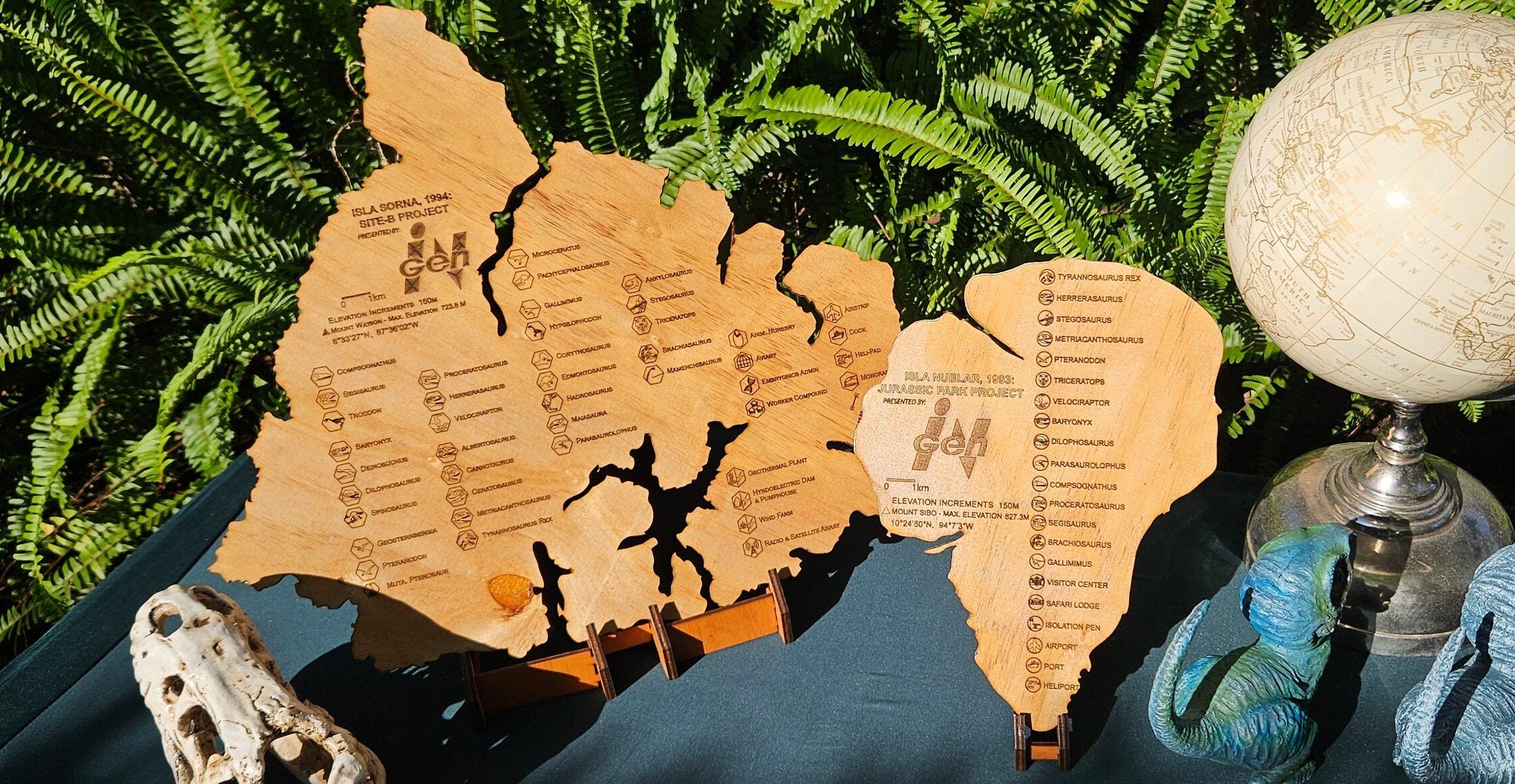 Jurassic Park : The Lost World - Site B - Isla Sorna - Wood Relief Carving - Standing